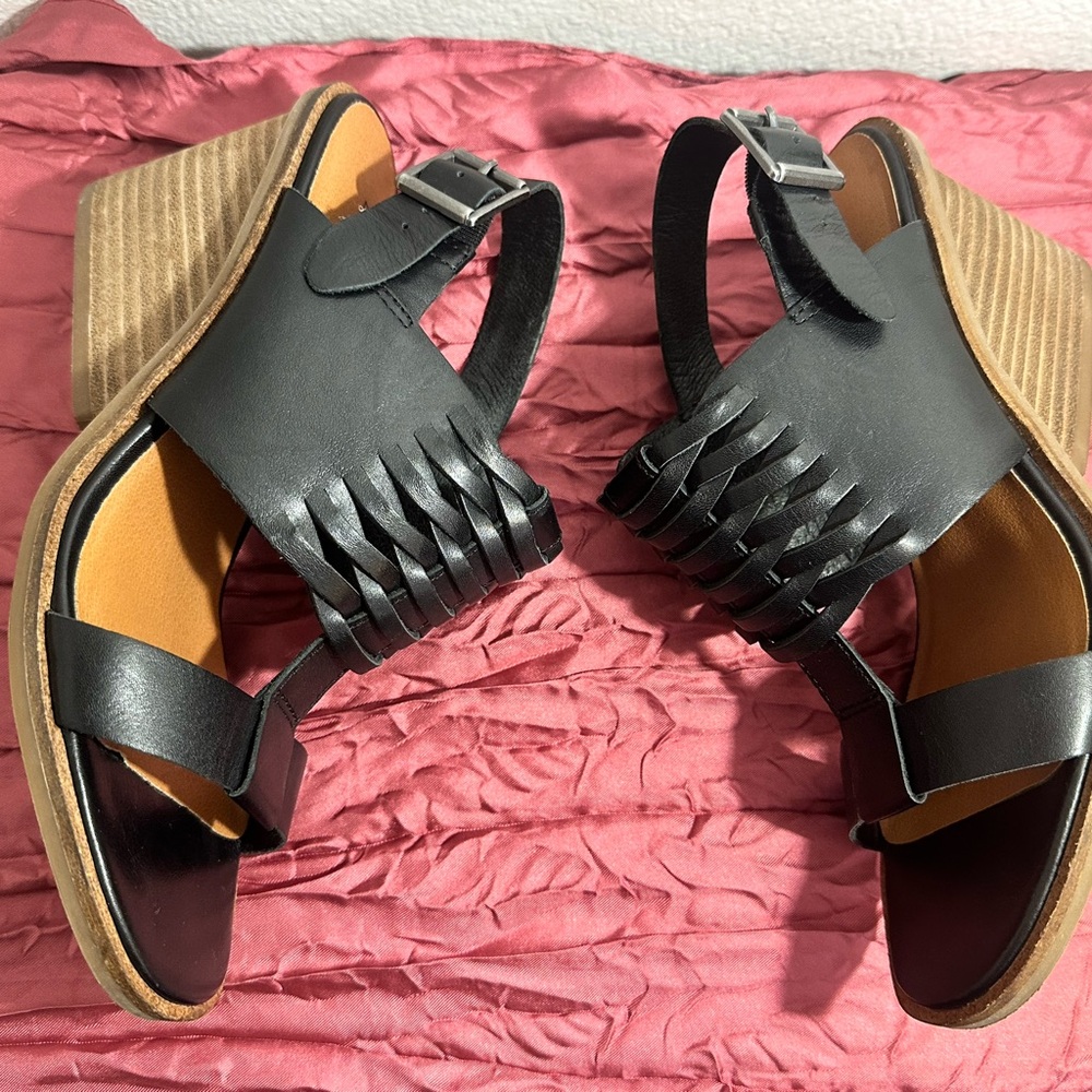 LUCKY BRAND🍀 - Black Leather Woven Wedge Sandals / huaraches - Picture 3 of 6